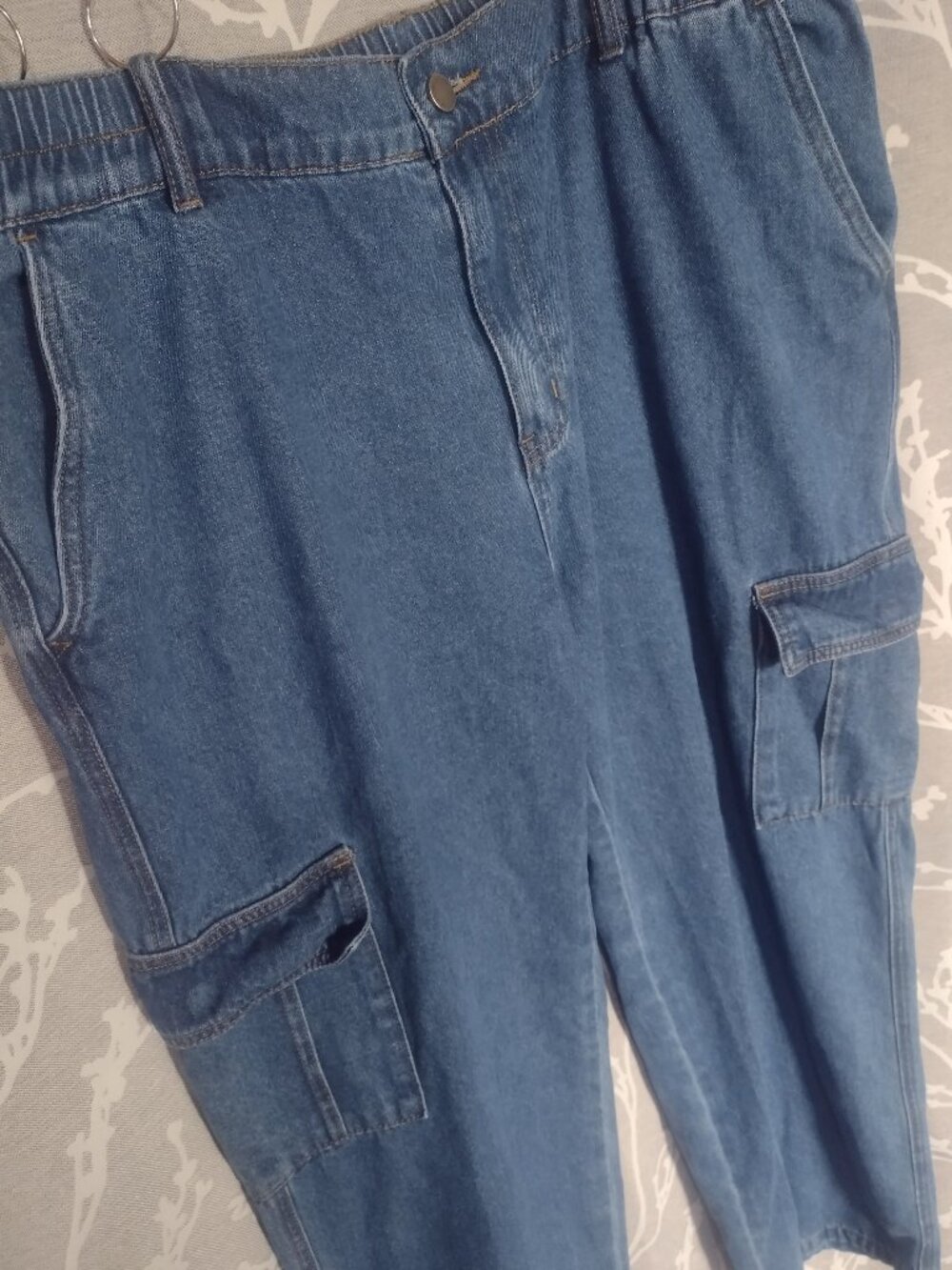Relaxed Cargo Pocket Jeans